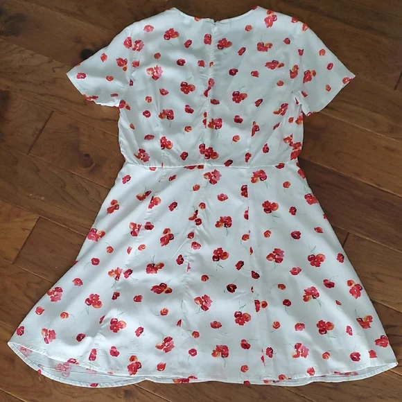 NWT GAP White and Red Poppy Short Sleeve Floral Dress Size 12 - Picture 9 of 11